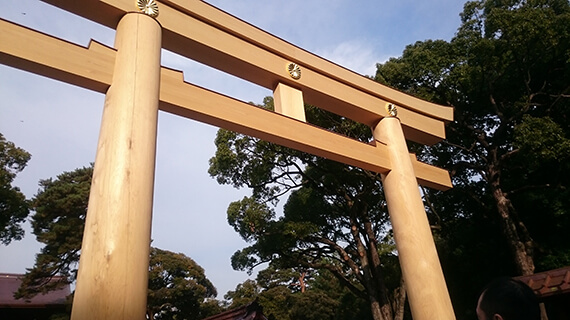 2016年10月に竣工された南玉垣鳥居(第三鳥居)